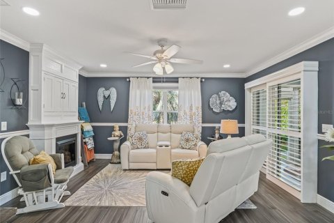 House in The Villages, Florida 2 bedrooms, 102.19 sq.m. № 2093100 - photo 18