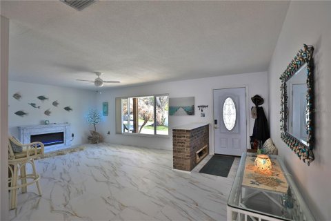 House in Summerfield, Florida 3 bedrooms, 253.81 sq.m. № 2103328 - photo 13