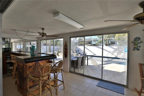 House in Summerfield, Florida 3 bedrooms, 253.81 sq.m. № 2103328 - photo 26
