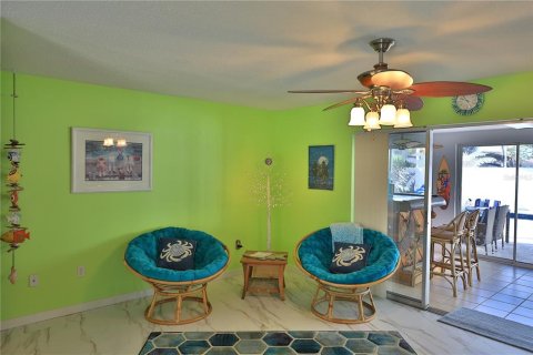 House in Summerfield, Florida 3 bedrooms, 253.81 sq.m. № 2103328 - photo 16