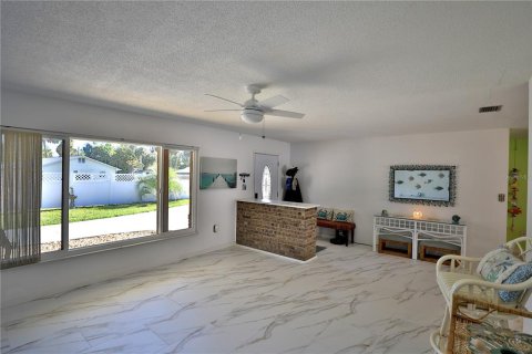 House in Summerfield, Florida 3 bedrooms, 253.81 sq.m. № 2103328 - photo 15