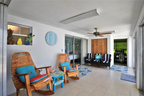 House in Summerfield, Florida 3 bedrooms, 253.81 sq.m. № 2103328 - photo 30