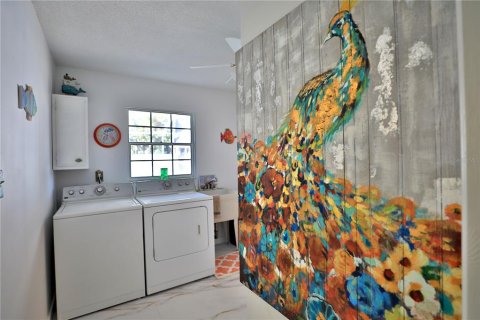 House in Summerfield, Florida 3 bedrooms, 253.81 sq.m. № 2103328 - photo 25