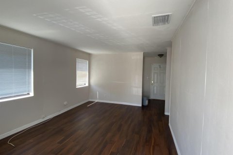 Villa ou maison à louer à Riviera Beach, Floride: 3 chambres, 73.02 m2 № 2407720 - photo 3