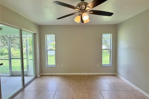 House in North Port, Florida 3 bedrooms, 113.9 sq.m. № 2394430 - photo 9