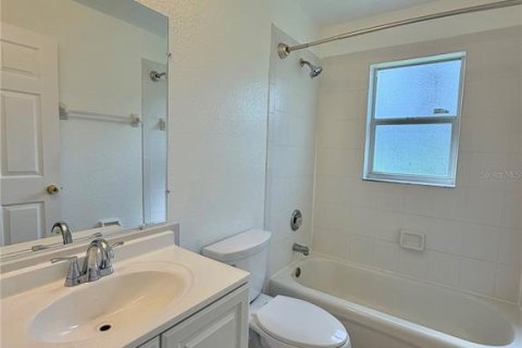 House in North Port, Florida 3 bedrooms, 113.9 sq.m. № 2394430 - photo 15