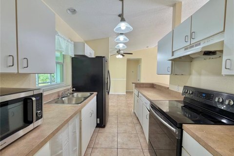 House in North Port, Florida 3 bedrooms, 113.9 sq.m. № 2394430 - photo 8