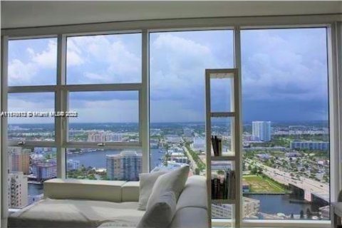 Condominio en venta en Hallandale Beach, Florida, 1 dormitorio, 80.92 m2 № 1408337 - foto 8