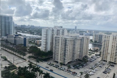 Condominio en venta en Hallandale Beach, Florida, 1 dormitorio, 80.92 m2 № 1408337 - foto 10