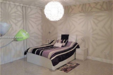 Condominio en venta en Hallandale Beach, Florida, 1 dormitorio, 80.92 m2 № 1408337 - foto 12