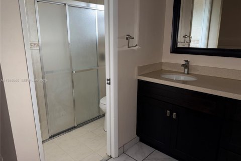 Снять в аренду виллу или дом в Хайалиа, Флорида 4 спальни, 112.5м2, № 2050909 - фото 7