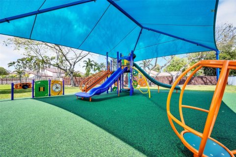 Снять в аренду виллу или дом в Хайалиа, Флорида 4 спальни, 112.5м2, № 2050909 - фото 22