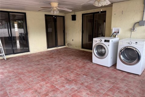 Снять в аренду виллу или дом в Хайалиа, Флорида 4 спальни, 112.5м2, № 2050909 - фото 13