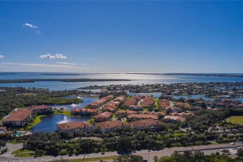 Adosado en venta en Saint Petersburg, Florida, 3 dormitorios, 239.13 m2 № 1115310 - foto 2