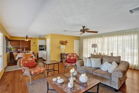House in Fort Lauderdale, Florida 3 bedrooms, 171.59 sq.m. № 1841163 - photo 19