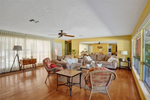 House in Fort Lauderdale, Florida 3 bedrooms, 171.59 sq.m. № 1841163 - photo 18