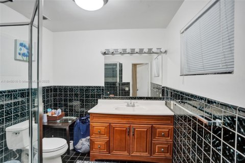 House in Fort Lauderdale, Florida 3 bedrooms, 171.59 sq.m. № 1841163 - photo 28