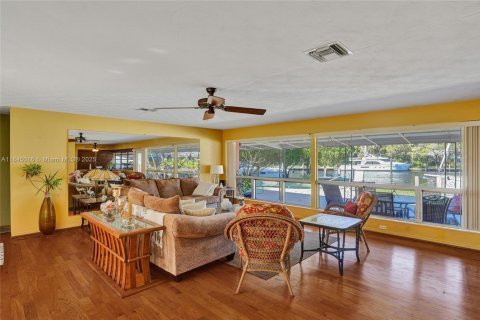 House in Fort Lauderdale, Florida 3 bedrooms, 171.59 sq.m. № 1841163 - photo 16