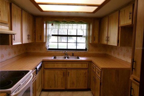 House in Mount Plymouth, Florida 3 bedrooms, 198.81 sq.m. № 1617851 - photo 11
