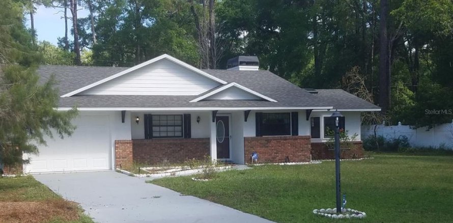 House in Mount Plymouth, Florida 3 bedrooms, 198.81 sq.m. № 1617851
