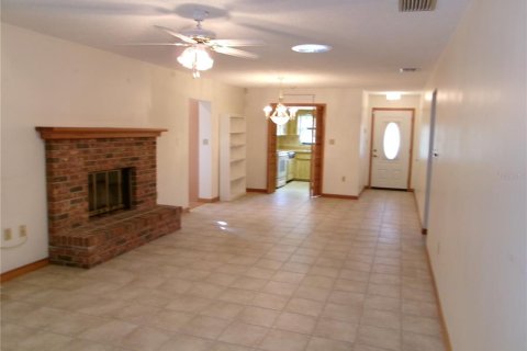 House in Mount Plymouth, Florida 3 bedrooms, 198.81 sq.m. № 1617851 - photo 12
