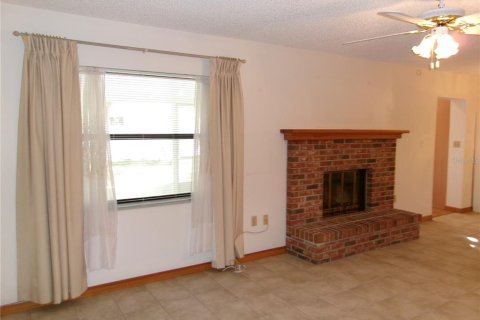 House in Mount Plymouth, Florida 3 bedrooms, 198.81 sq.m. № 1617851 - photo 13