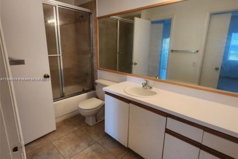 Condo in Deerfield Beach, Florida, 1 bedroom  № 1826059 - photo 3