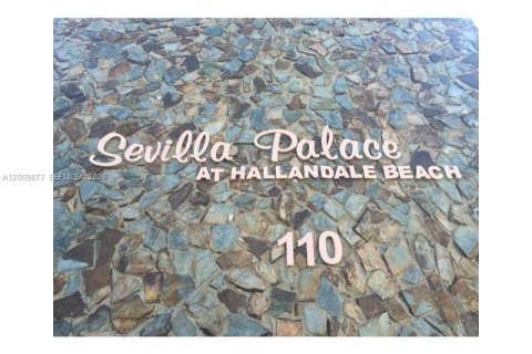 Condo in Hallandale Beach, Florida, 1 bedroom  № 2069567