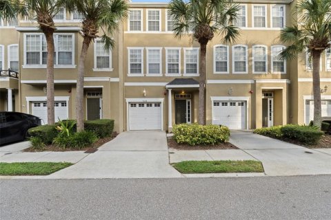 Townhouse in Tampa, Florida 3 bedrooms, 159.23 sq.m. № 1886954 - photo 1