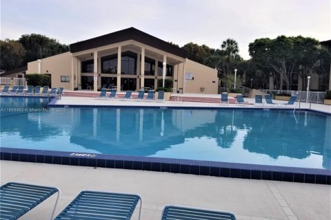 Condo in Miami, Florida, 2 bedrooms  № 1941427 - photo 29