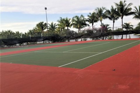 Condo in Miami, Florida, 2 bedrooms  № 1941427 - photo 24