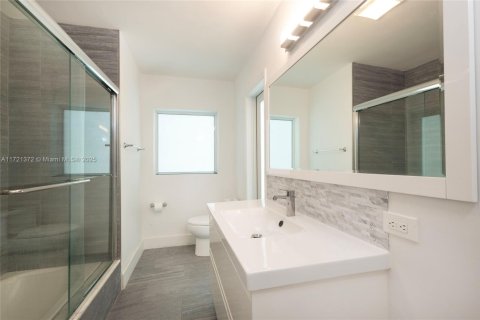 House in Palmetto Bay, Florida 3 bedrooms, 199 sq.m. № 1811231 - photo 24