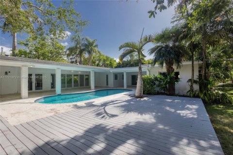 House in Palmetto Bay, Florida 3 bedrooms, 199 sq.m. № 1811231 - photo 8