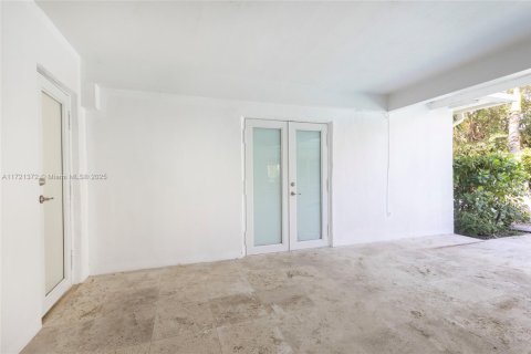 House in Palmetto Bay, Florida 3 bedrooms, 199 sq.m. № 1811231 - photo 25