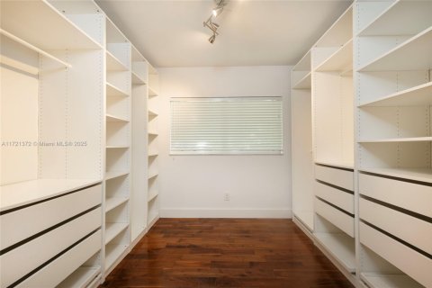 House in Palmetto Bay, Florida 3 bedrooms, 199 sq.m. № 1811231 - photo 20