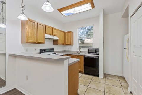 Townhouse in Gainesville, Florida 2 bedrooms, 103.49 sq.m. № 2167024 - photo 4