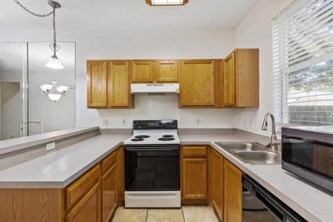 Townhouse in Gainesville, Florida 2 bedrooms, 103.49 sq.m. № 2167024 - photo 3