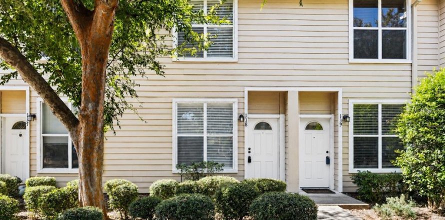 Townhouse in Gainesville, Florida 2 bedrooms, 103.49 sq.m. № 2167024