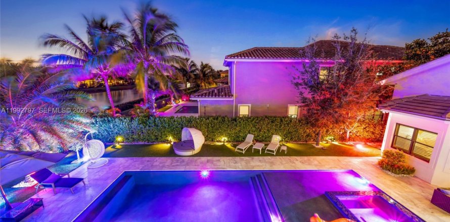 Casa en Delray Beach, Florida 6 dormitorios, 485.41 m2 № 2056705