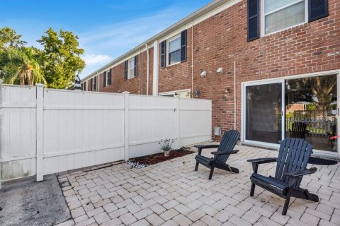 Condo in Tampa, Florida, 2 bedrooms  № 1852628 - photo 25