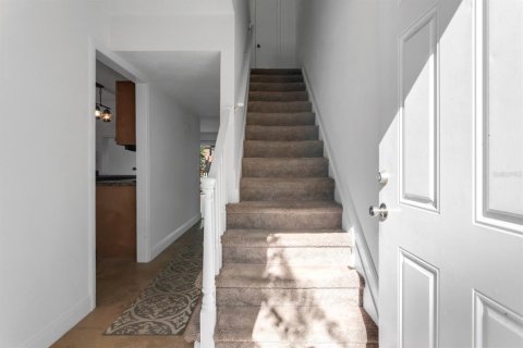Condo in Tampa, Florida, 2 bedrooms  № 1852628 - photo 17