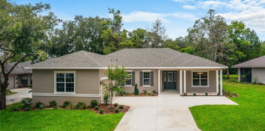 House in Lecanto, Florida 3 bedrooms, 227.52 sq.m. № 2217403
