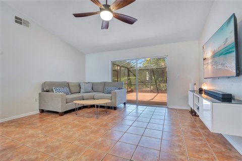 House in Minneola, Florida 3 bedrooms, 153.1 sq.m. № 2304612 - photo 9