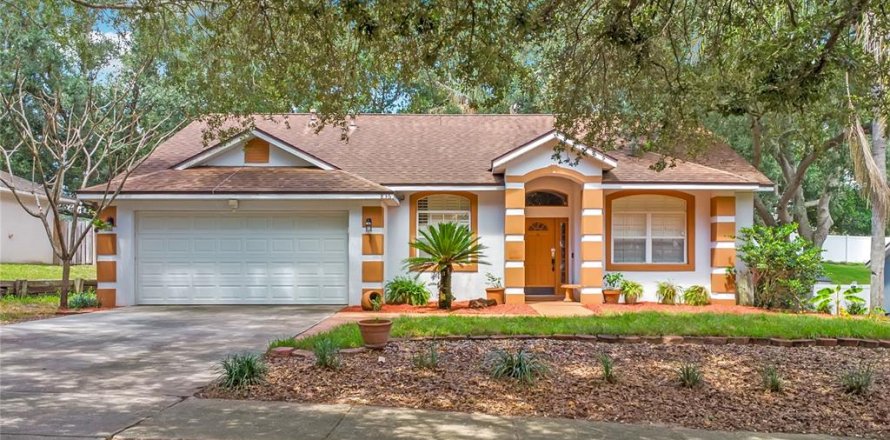 House in Minneola, Florida 3 bedrooms, 153.1 sq.m. № 2304612