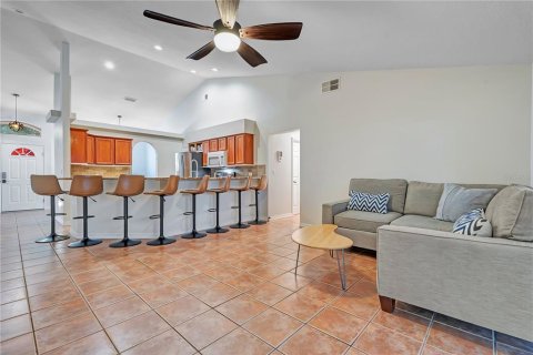 House in Minneola, Florida 3 bedrooms, 153.1 sq.m. № 2304612 - photo 7