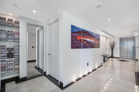 Condominio en venta en Miami, Florida, 2 dormitorios, 142.05 m2 № 2031019 - foto 3