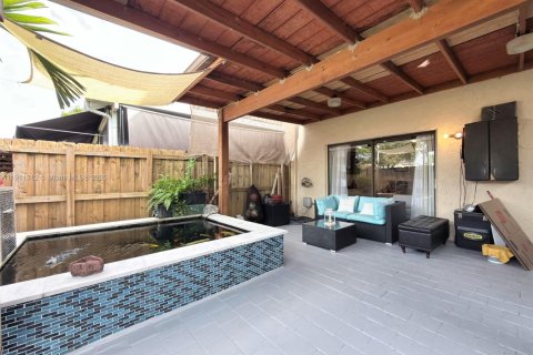 Townhouse in Miami, Florida 3 bedrooms, 163.04 sq.m. № 1968078 - photo 15