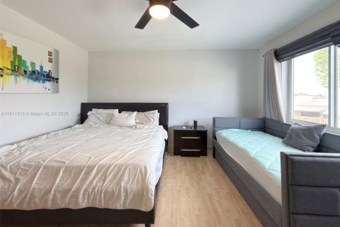 Townhouse in Miami, Florida 3 bedrooms, 163.04 sq.m. № 1968078 - photo 24