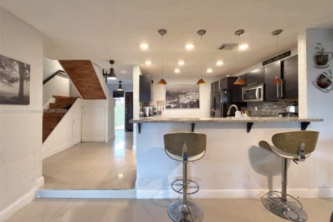 Townhouse in Miami, Florida 3 bedrooms, 163.04 sq.m. № 1968078 - photo 16