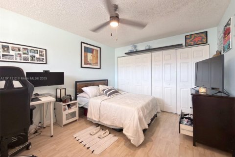 Townhouse in Miami, Florida 3 bedrooms, 163.04 sq.m. № 1968078 - photo 18